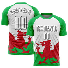 Laden Sie das Bild in den Galerie-Viewer, Custom Green White Red-Black Sublimation Welsh Flag Soccer Uniform Jersey
