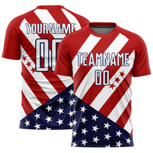 Laden Sie das Bild in den Galerie-Viewer, Custom Red White-Navy Vintage American Flag Sublimation Soccer Uniform Jersey
